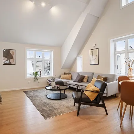 アパート Unique And Spacious Close To Centre スタヴァンゲル