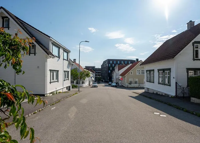 Unique And Spacious Close To Centre Lejlighed *