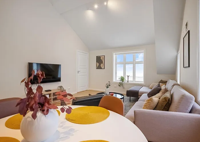 Unique And Spacious Close To Centre 아파트 스타방에르