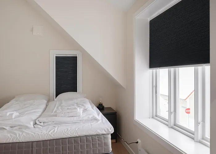 Unique And Spacious Close To Centre 스타방에르