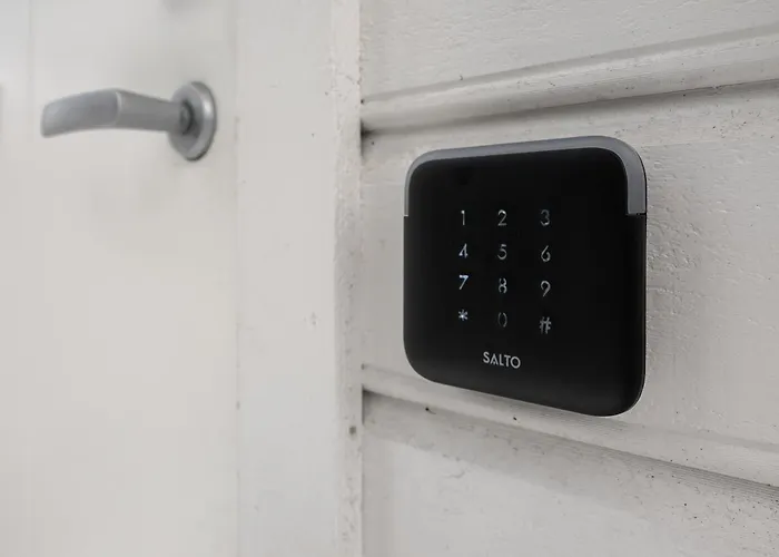 Unique And Spacious Close To Centre