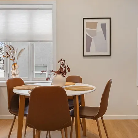 Unique And Spacious Close To Centre