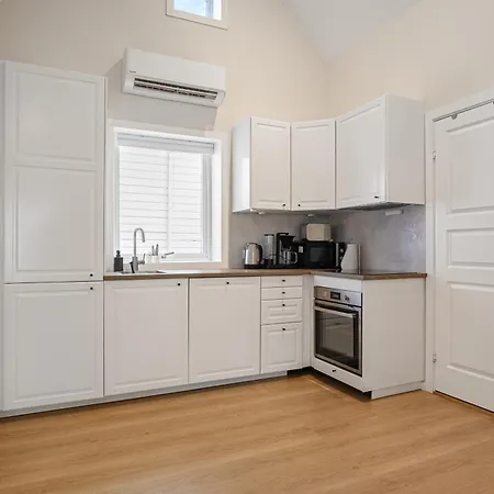 Apartment Unique And Spacious Close To Centre *